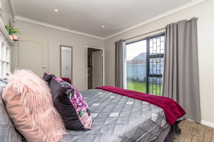 3 Bedroom Property for Sale in Franskraal Western Cape